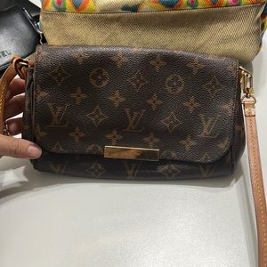 Louis Vuitton cross body purse